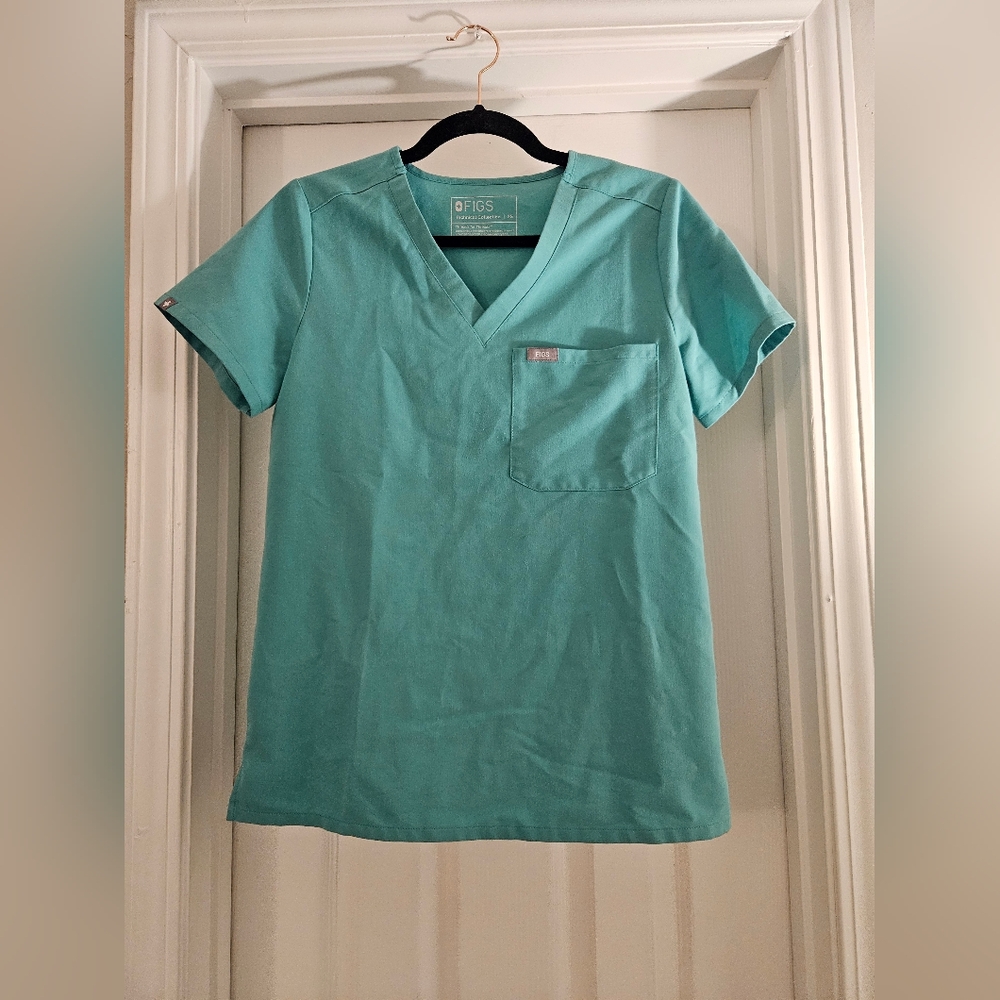Catarina One-Pocket Scrub Top